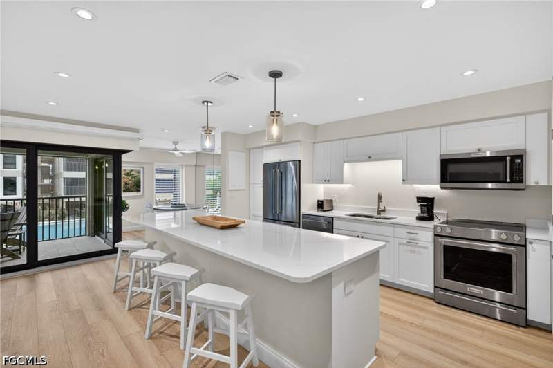 2 bedroom Condominium at 2721 W Gulf Dr 108, Kings Crown, Sanibel — photo 5