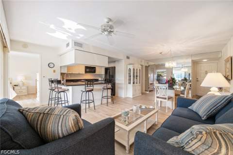 5905 Trailwinds Dr 812, Fort Myers FL - photo 13 of 50