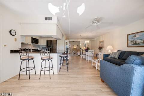 5905 Trailwinds Dr 812, Fort Myers FL - photo 14 of 50