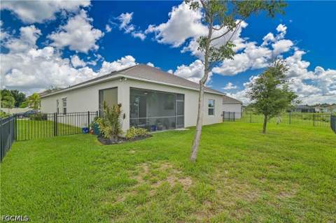 8784 Cascade Price Cir, North Fort Myers FL - photo 6 of 49