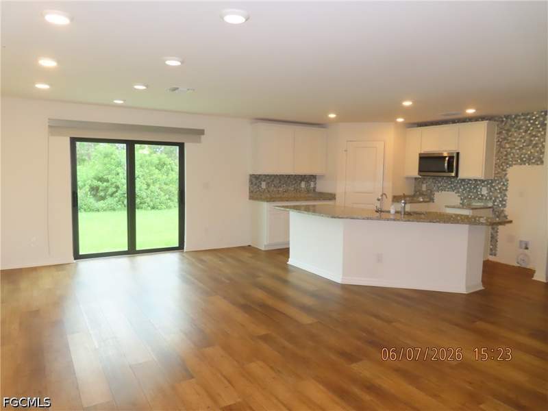 3 bedroom SingleFamilyResidence at 178 Blackstone Dr, Mirror Lakes, Fort Myers — photo 3