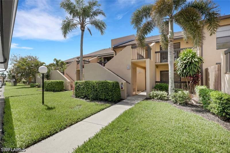 2 bedroom Condominium at 15456 Admiralty Cir 10, Admiralty Yacht & Racquet Club, North Fort Myers — photo 3