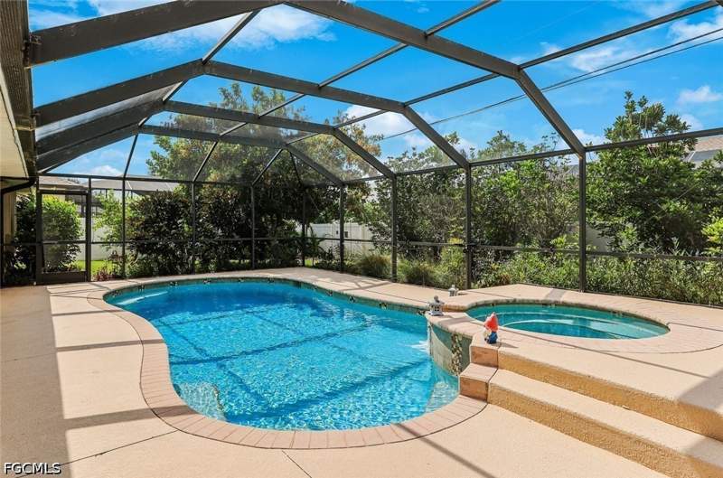 3 bedroom SingleFamilyResidence at 1820 SW 51st St, Cape Coral, Cape Coral — photo 2