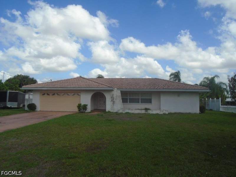 4 bedroom SingleFamilyResidence at 13868 Lazy Ln, River Forest, Fort Myers — photo 2