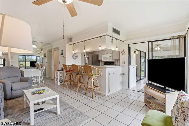 2 bedroom Condominium at 5625 Trailwinds Dr 411, Baltusrol Village, Fort Myers — photo 3