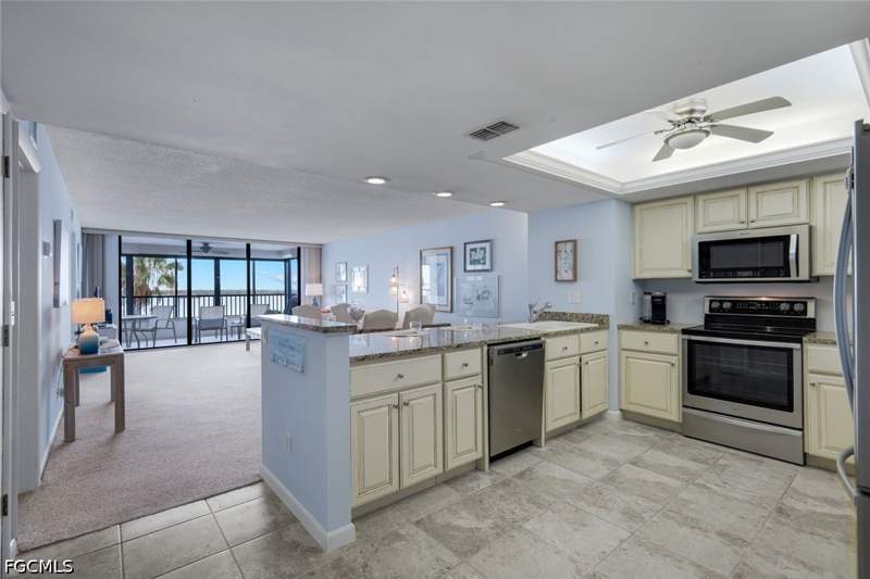 2 bedroom Condominium at 15021 Punta Rassa Rd 402, Punta Rassa, Fort Myers — photo 3