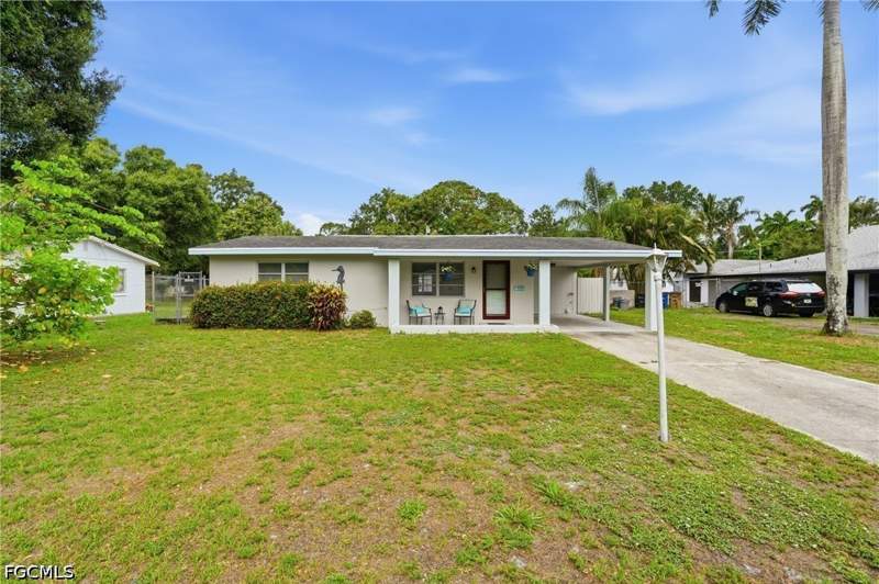 3 bedroom SingleFamilyResidence at 372 Altamont Ave, Alabama Grove Terrace, Fort Myers — photo 2