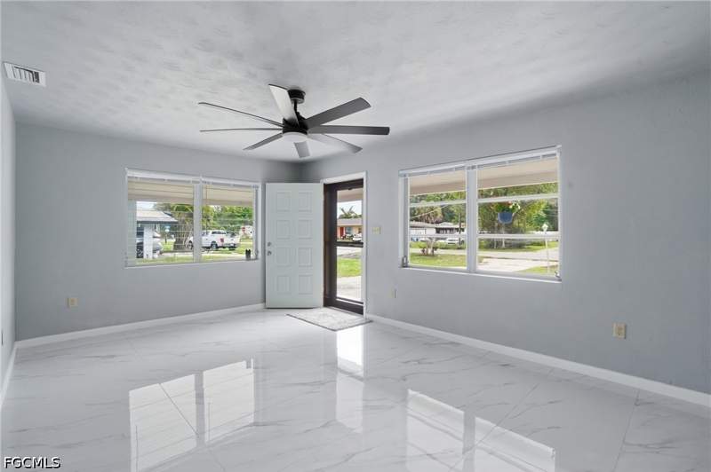 3 bedroom SingleFamilyResidence at 372 Altamont Ave, Alabama Grove Terrace, Fort Myers — photo 5