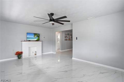 372 Altamont Ave, Fort Myers FL - photo 6 of 47