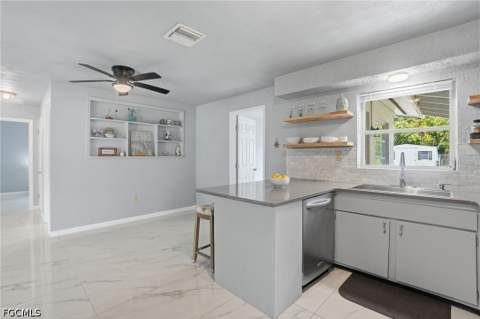 372 Altamont Ave, Fort Myers FL - photo 8 of 47
