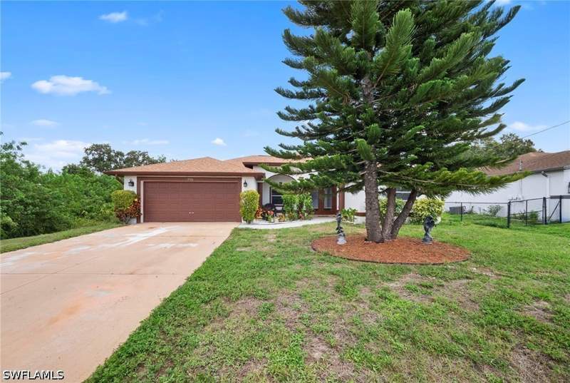 3 bedroom SingleFamilyResidence at 3726 15th St W, Lehigh Acres, Lehigh Acres — photo 2