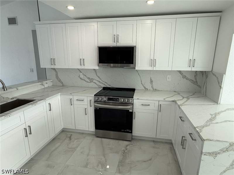 3 bedroom SingleFamilyResidence at 2823 Janet St, Matlacha, Matlacha — photo 5