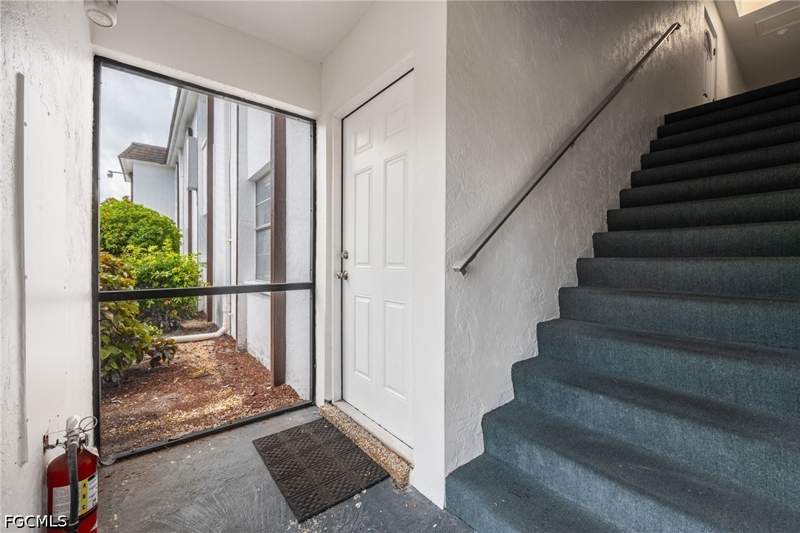 2 bedroom Condominium at 2828 Jackson St B3, Villa Capri Condominium, Fort Myers — photo 5