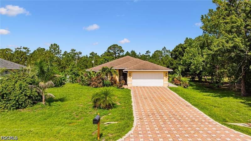 4 bedroom SingleFamilyResidence at 1407 Poinsettia Ave, Lehigh Acres, Lehigh Acres — photo 2