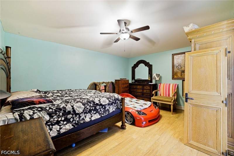 4 bedroom SingleFamilyResidence at 1407 Poinsettia Ave, Lehigh Acres, Lehigh Acres — photo 4
