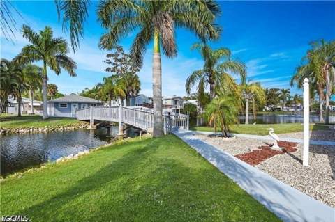 5753 Pink Panther Dr, Fort Myers FL - photo 7 of 36