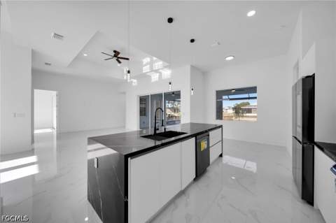 2712 NW 41st Ave, Cape Coral FL - photo 6 of 29