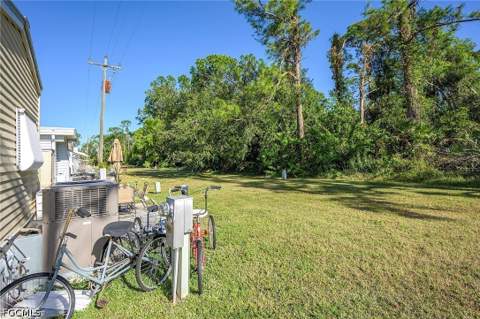 271 Caravan Cir, North Fort Myers FL - photo 19 of 33