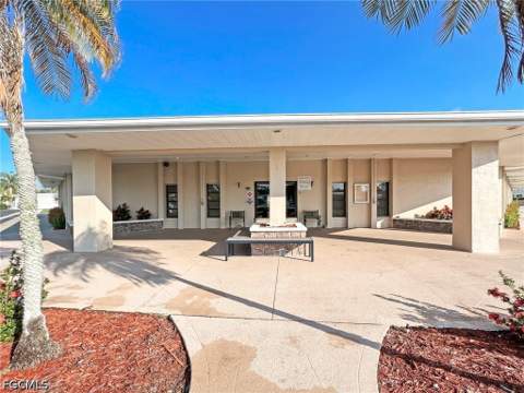 271 Caravan Cir, North Fort Myers FL - photo 22 of 33