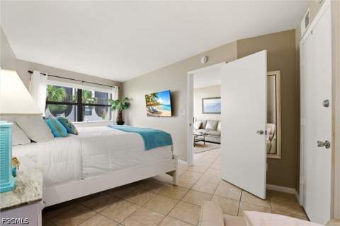 1011 Anglers Cv H203, Marco Island FL - photo 13 of 38