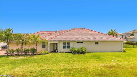 2558 Vine Ave, Naples FL - photo 6 of 47