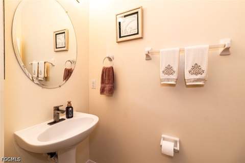 2540 Keystone Lake Dr, Cape Coral FL - photo 6 of 43