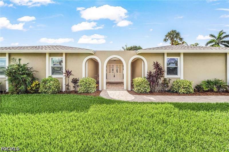 3 bedroom SingleFamilyResidence at 5985 Baker Ct, McGregor Isles, Fort Myers — photo 4