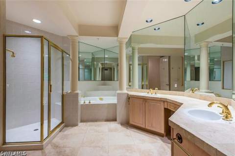 157 Colonade Cir 1002, Naples FL - photo 6 of 22