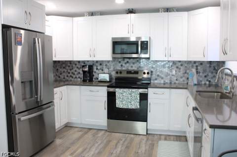 16881 Davis Rd 712, Fort Myers FL - photo 8 of 21