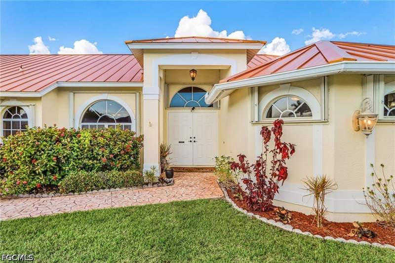 4 bedroom SingleFamilyResidence at 1721 SW 30th Ter, Cape Coral, Cape Coral — photo 2
