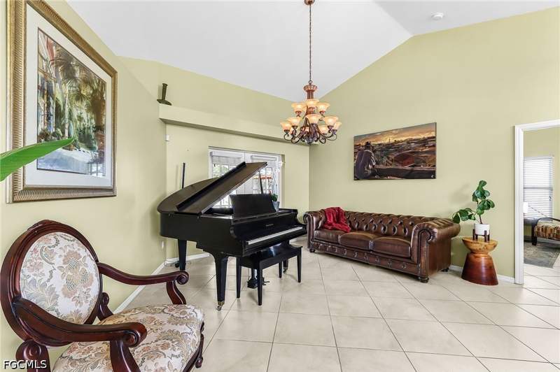 4 bedroom SingleFamilyResidence at 1721 SW 30th Ter, Cape Coral, Cape Coral — photo 4
