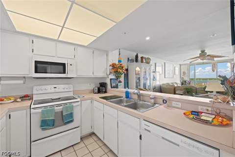 345 Mango St 605, Fort Myers Beach FL - photo 19 of 48