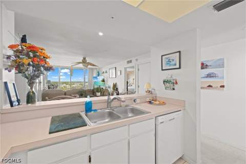 345 Mango St 605, Fort Myers Beach FL - photo 20 of 48
