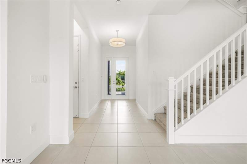 4 bedroom SingleFamilyResidence at 20521 Fair Oak Ln, Rivercreek In Estero, Estero — photo 3