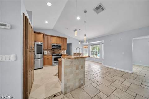 427 SE 19th Ter, Cape Coral FL - photo 10 of 44