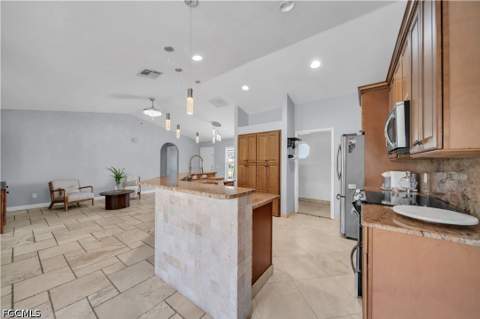 427 SE 19th Ter, Cape Coral FL - photo 12 of 44