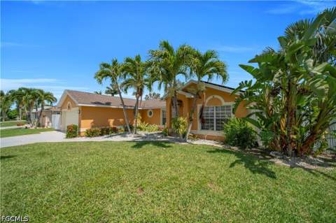 427 SE 19th Ter, Cape Coral FL - photo 7 of 44