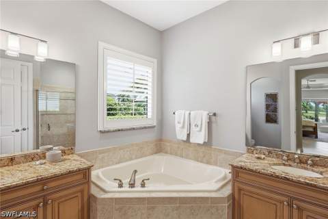 8793 Mustang Island Cir, Naples FL - photo 21 of 50