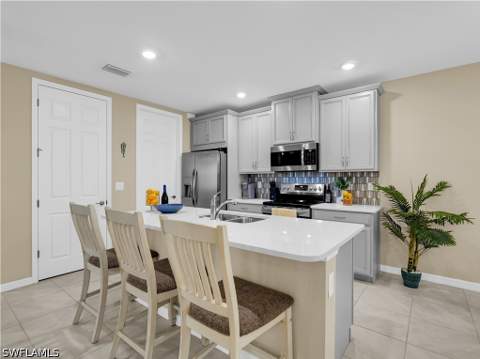 14695 Edgewater Cir, Naples FL - photo 10 of 36
