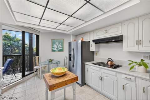 6075 Pelican Bay Blvd 204, Naples FL - photo 9 of 25