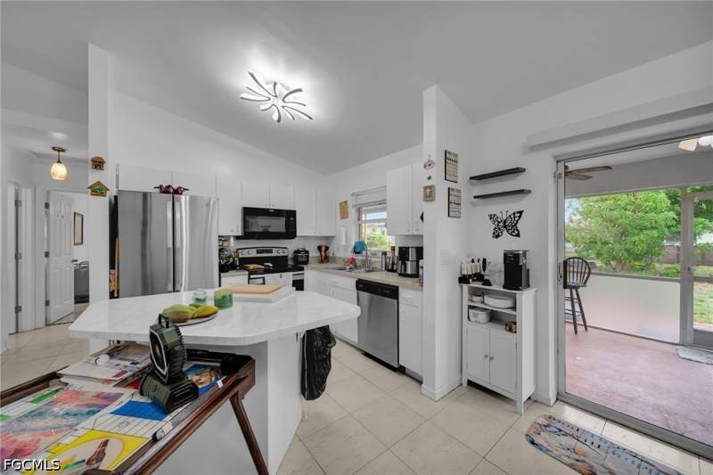 3 bedroom SingleFamilyResidence at 4115 SW 1st Ave, Cape Coral, Cape Coral — photo 5
