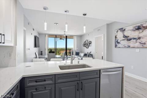5781 Cape Harbour Dr 906, Cape Coral FL - photo 8 of 36