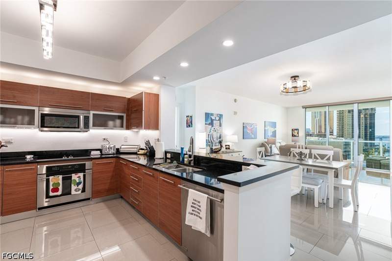 3 bedroom Condominium at 3000 Oasis Grand Blvd 801, Oasis, Fort Myers — photo 5