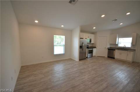 2225 Carver Ave, Fort Myers FL - photo 11 of 22