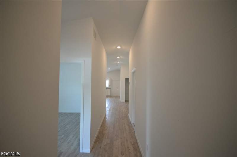 3 bedroom SingleFamilyResidence at 2225 Carver Ave, Fort Myers, Fort Myers — photo 4