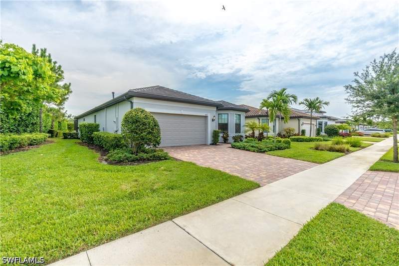 3 bedroom SingleFamilyResidence at 6727 Pennyroyal Dr, Winding Cypress, Naples — photo 2