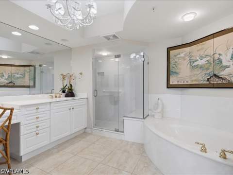 425 Cove Tower Dr 901, Naples FL - photo 18 of 43