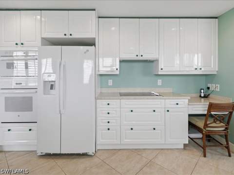 425 Cove Tower Dr 901, Naples FL - photo 7 of 43