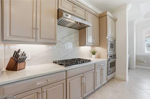 2543 Marquesa Royale Ln 4-302, Naples FL - photo 9 of 31