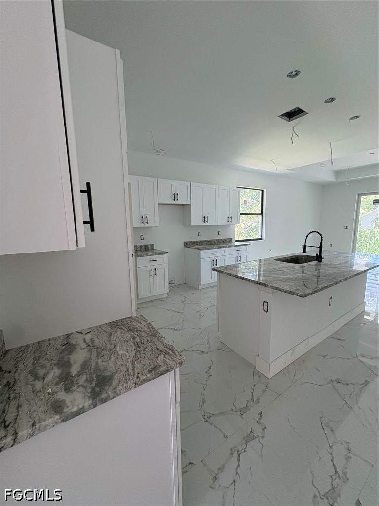 3 bedroom SingleFamilyResidence at 3927 Pearl St, Fort Myers, Fort Myers — photo 2